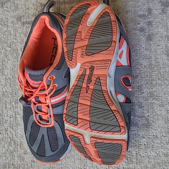 Speedo women's running shoes. Size 8 - Picture 2 of 4